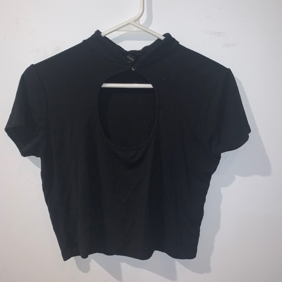 Black cropped top with opening in the chest - Picture 1 of 2